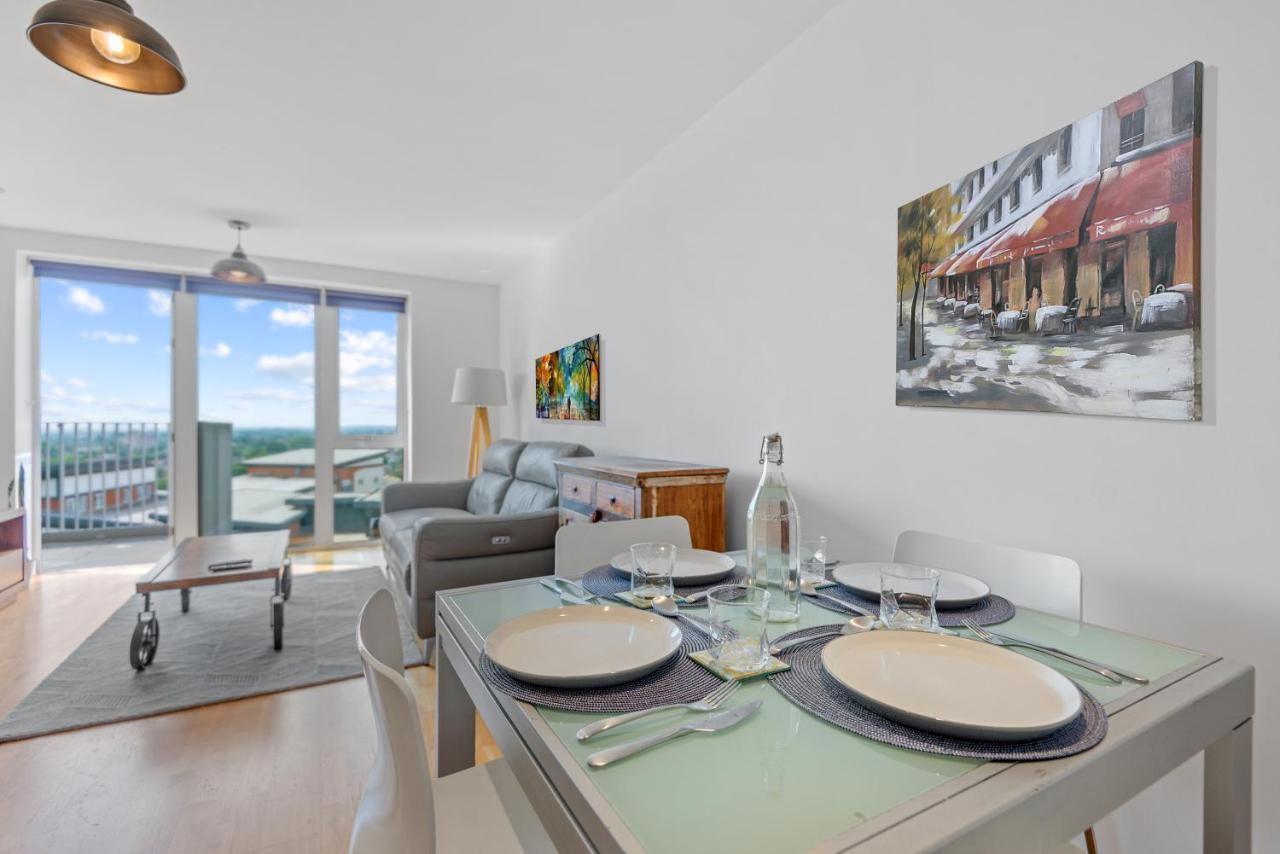 Penthouse Flat In Slough Center 아파트 외부 사진