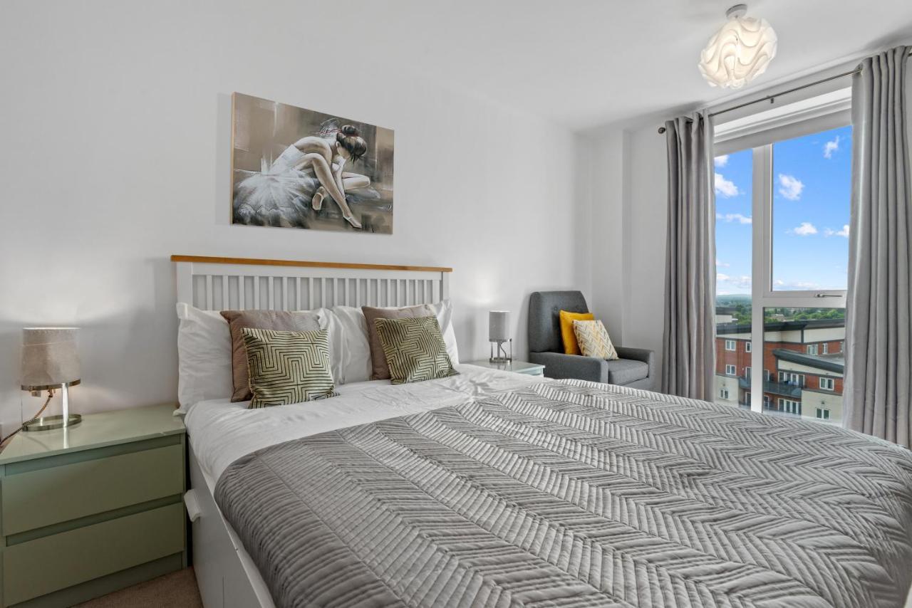 Penthouse Flat In Slough Center 아파트 외부 사진
