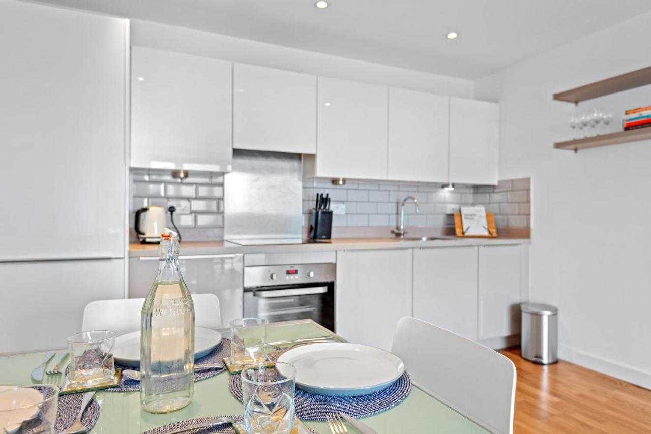 Penthouse Flat In Slough Center 아파트 외부 사진
