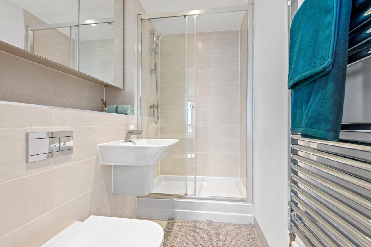 Penthouse Flat In Slough Center 아파트 외부 사진